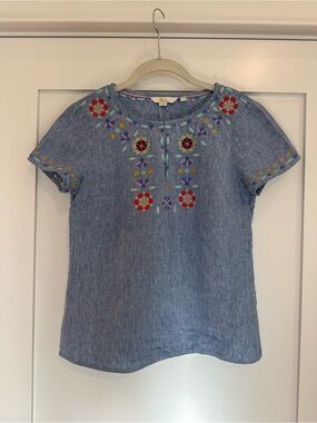 Boden Blue Chambray Short-Sleeve Top with Multicolor Floral Embroidery
